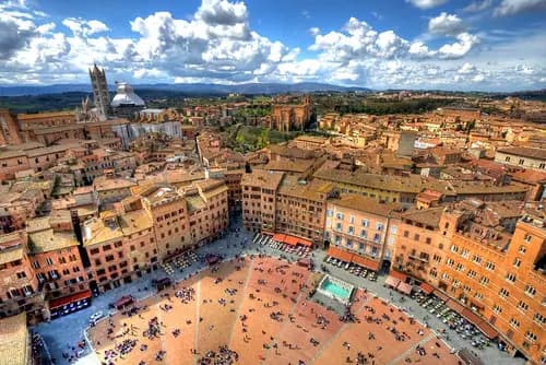 El Viaje Continúa: De Pisa a Siena en Tren