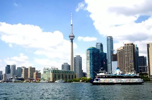 Canadá te Recibe: Un Viaje por Toronto, Calgary y Vancouver