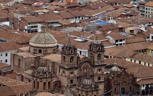 Llegada a Cusco por avión desde donde vengas