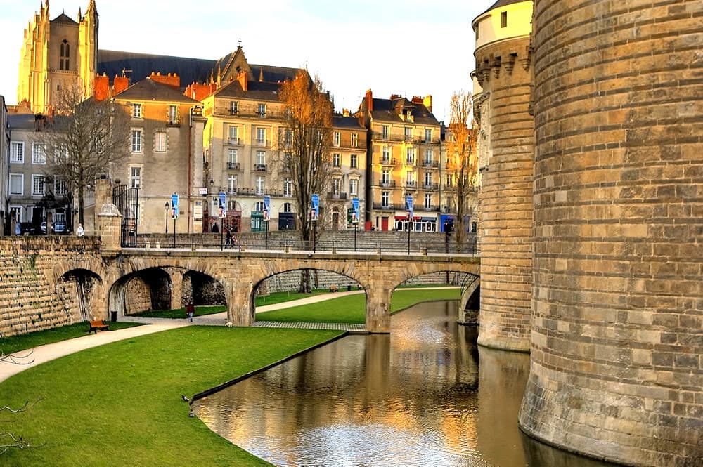 Tour en Tren por el Corazón del Suroeste: Nantes, Cannes y Toulouse.