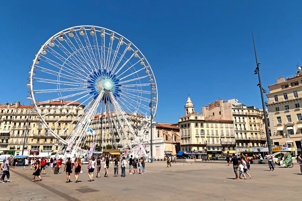 Entre Historia y Sabores: Tour en Tren por Rennes, Burdeos y Marsella