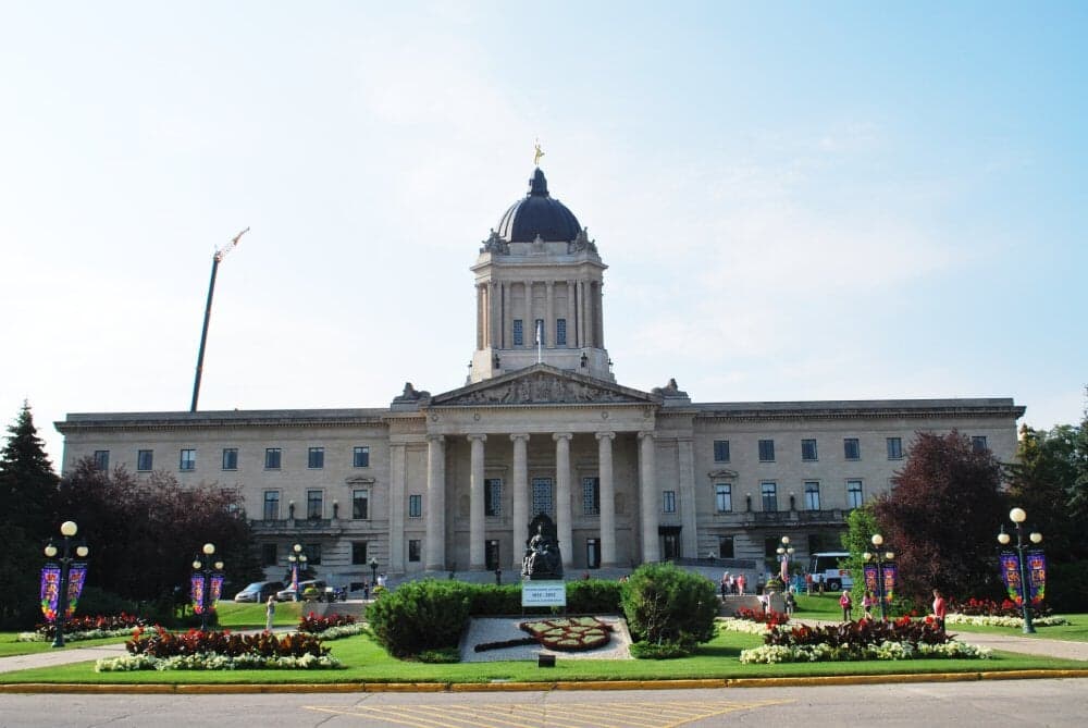 Tres Ciudades Fascinantes: Winnipeg, Calgary y Vancouver en un Tour Increíble
