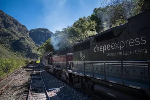Dos Trenes 6 DÍAS: Chepe Express turista y Chepe regional Turista (Lunes, Viernes) Chihuahua – Creel – Barrancas del Cobre - Bahuichivo - El Fuerte - Los Mochis - Barrancas del Cobre