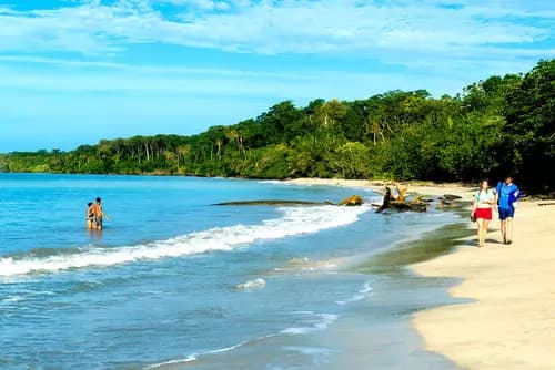 Puerto Viejo Beach | Cacao Tour | Refugio Jaguar